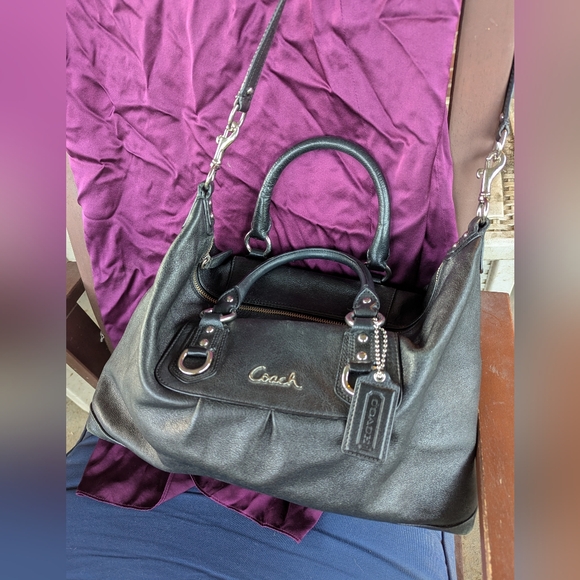 EUC 🐈‍⬛ COACH 🐈‍⬛ ASHLEY ⭐F15445⭐ Black Leather Convertible SATCHEL 🔥 WOW! - Picture 1 of 16